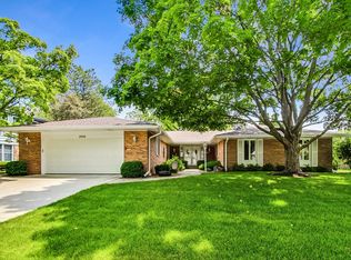 2909 Floral Dr, Northbrook, IL