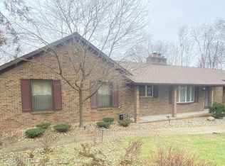 5227 Milroy Ln, Brighton, MI