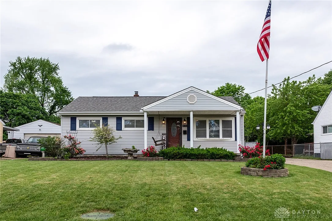 816 Magie Ave photo 1