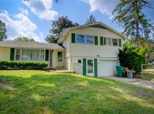 3269 N Holly Dr, Decatur, IL 62526