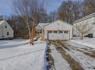 572 Wolf Ave, Wadsworth, OH 44281