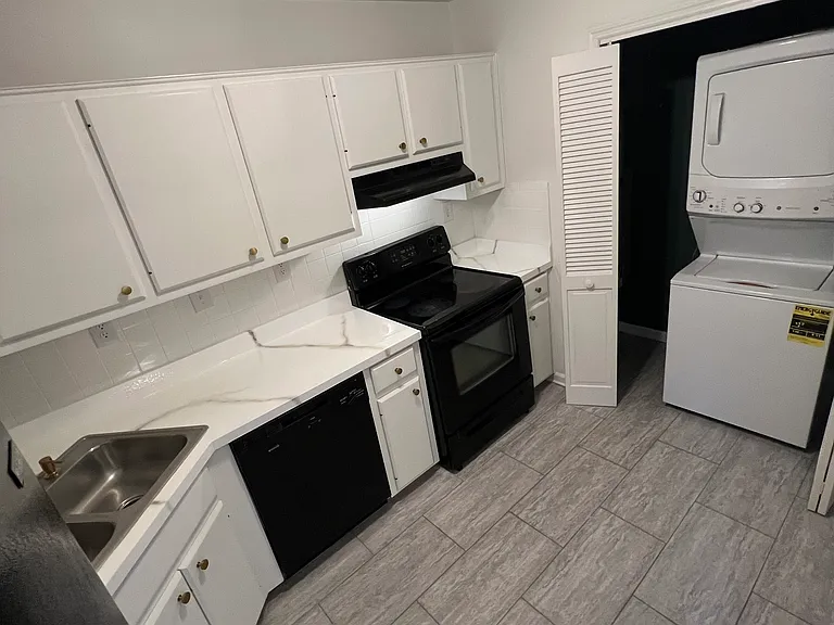 429 Westwood Dr #14 — Photo 10