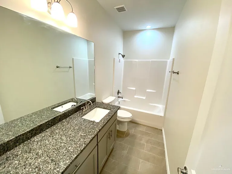 5601 Nightingale Ave #1 — Photo 7