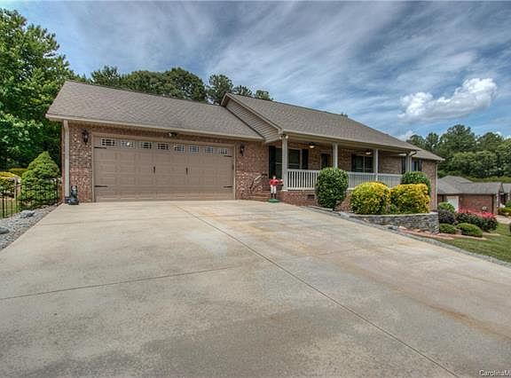 3rd image of 7150 Windy Oaks Dr