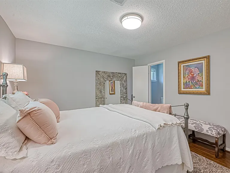 13914 Saint Marys Ln — Photo 25