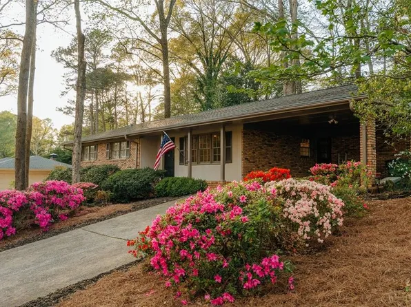 2744 Hunting Hill Ln, Decatur, GA 30033