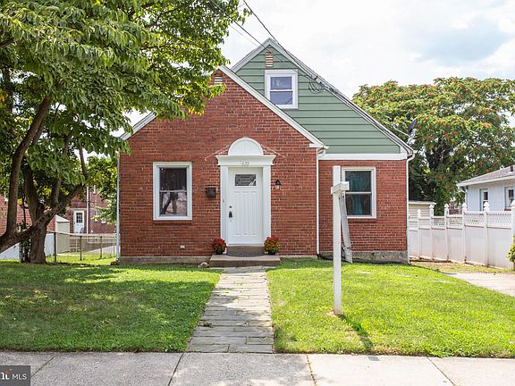 3rd image of 622 W Gardner Ave