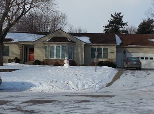 132 E Glencrest Dr, Mankato, MN 56001