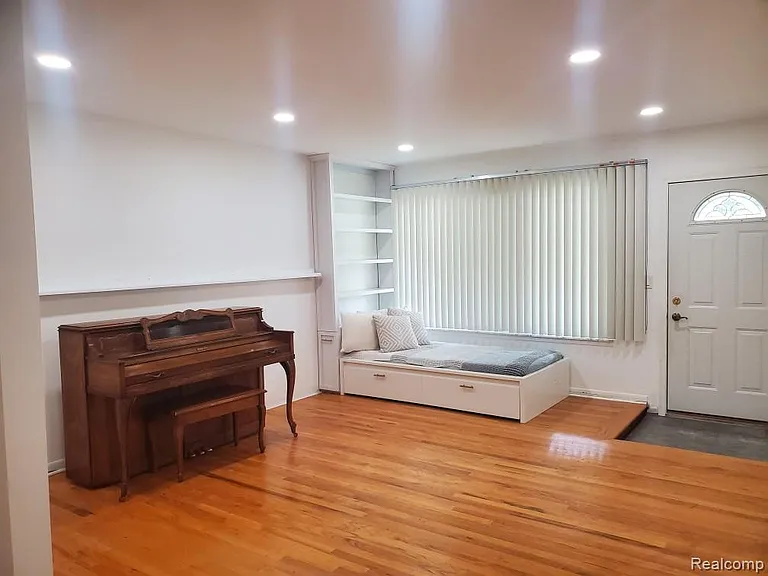 37515 Agar Dr — Photo 5