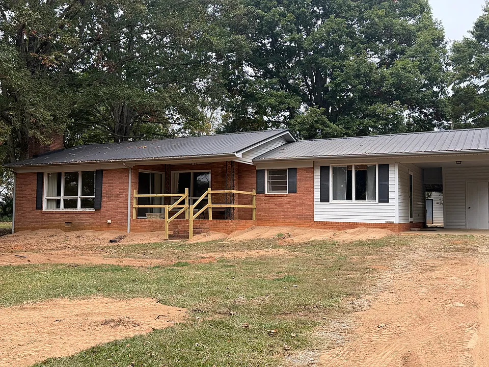 1324 Seays Rd