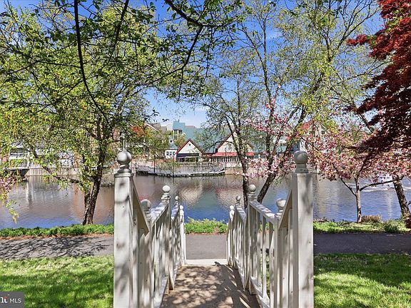 3rd image of 12845 Mill Brook Ct