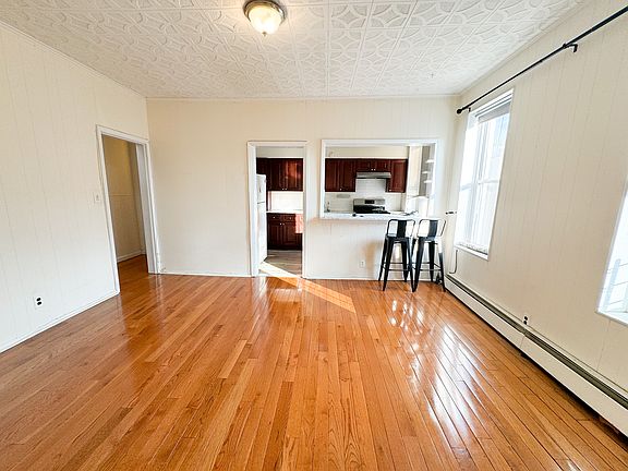3rd image of 2379 24th St APT 2