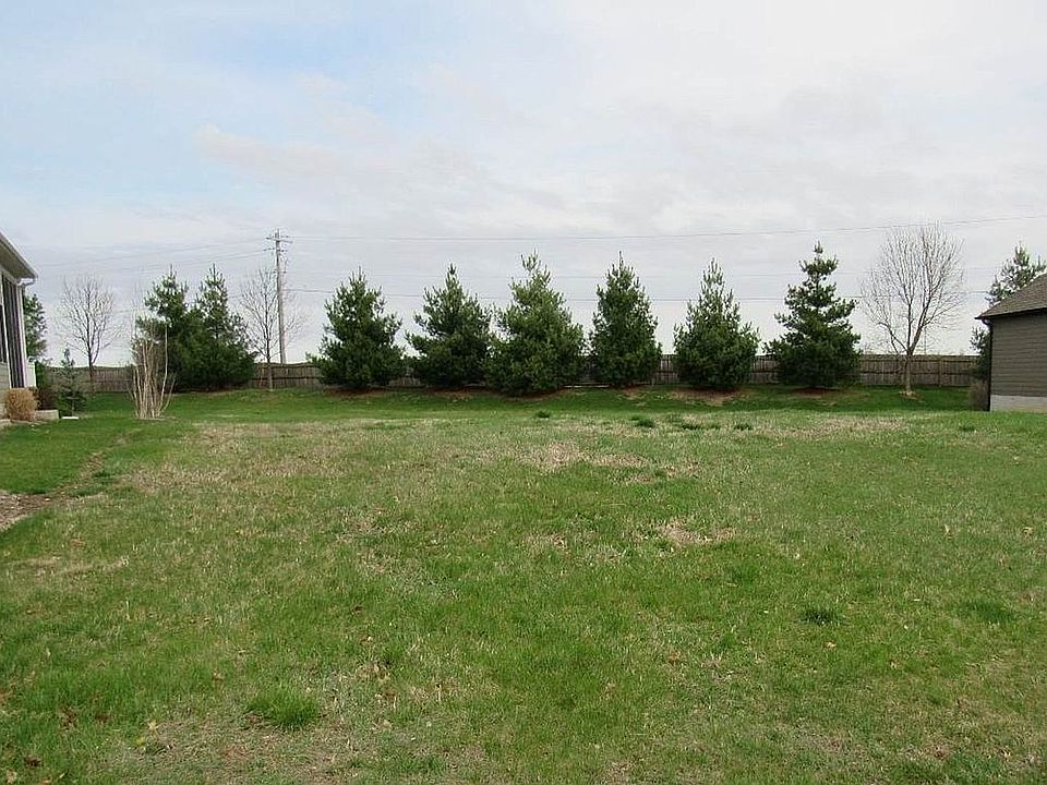 1st image of 12 Grove Park Cir