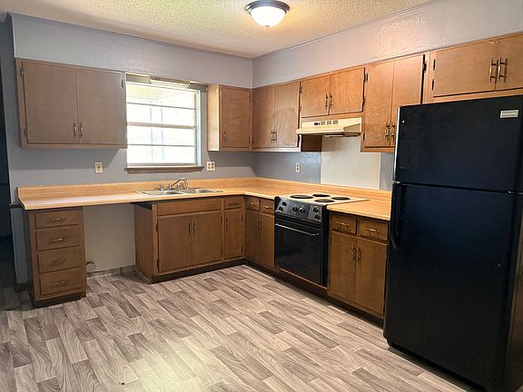 3rd image of 304 8th Ave NW #A