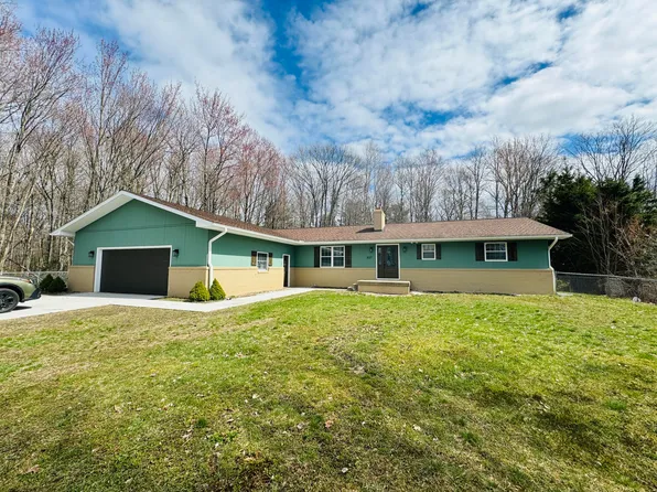 3127 Lakeshore Dr, Sault Sainte Marie, MI 49783