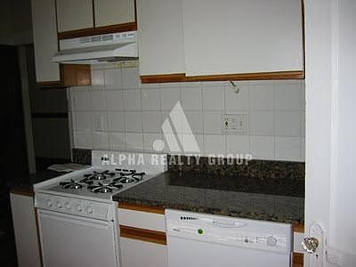 2nd image of 56 Queensberry St APT 2R
