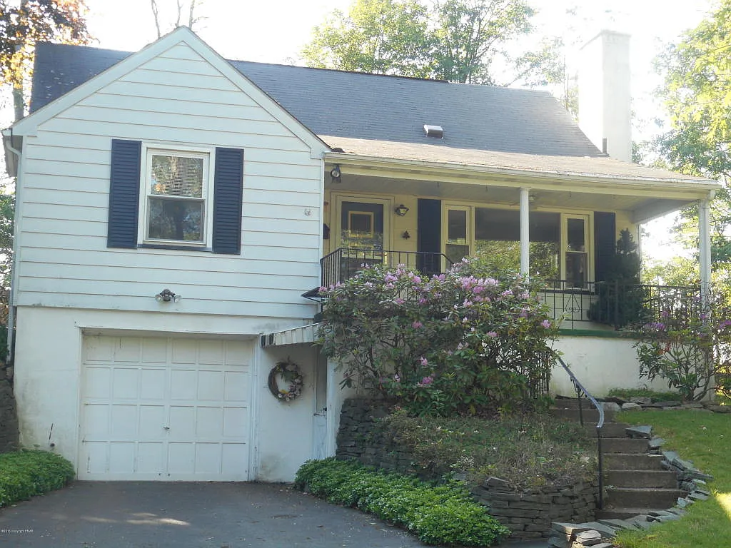 8115 Oak Ridge Ln photo 1