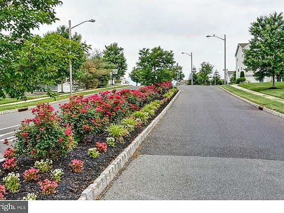 3rd image of 132 Lionheart Ln #132