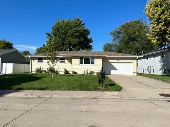 3602 M Ave, Kearney, NE 68847