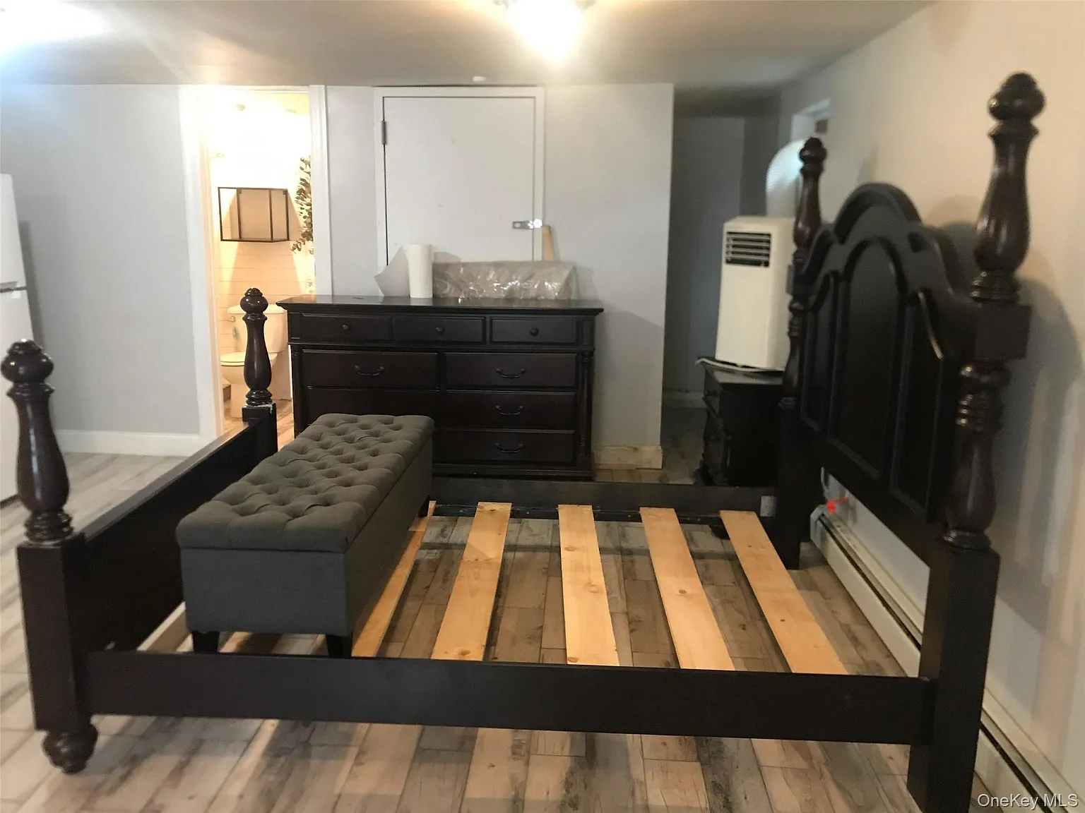 3 bed, 1.5 bath, 1156 sqft, $3,200 — Photo 1