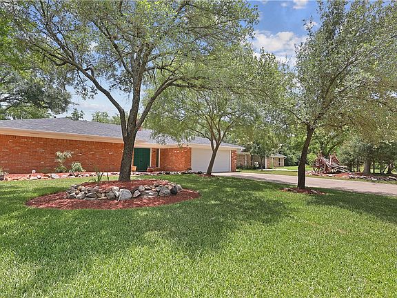 2nd image of 1212 Lancelot Cir