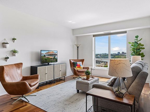 2nd image of 100 3rd Ave S Unit 1101