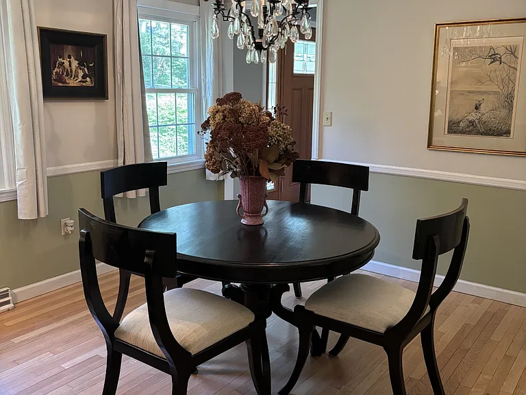 20 Godman Rd — Photo 5