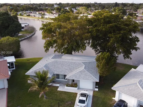 5805 NW 72nd Ave, Tamarac, FL 33321