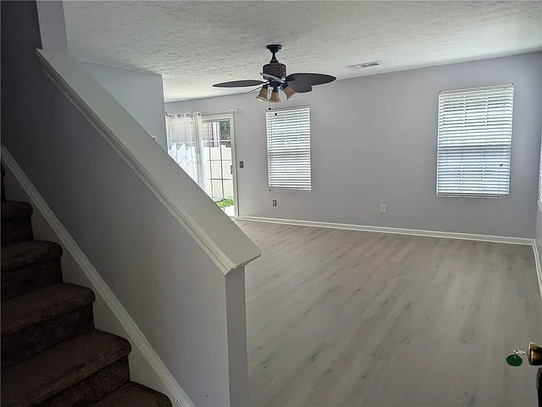6165 Smoke Ridge Ln — Photo 8