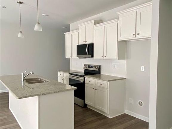7th image of this home