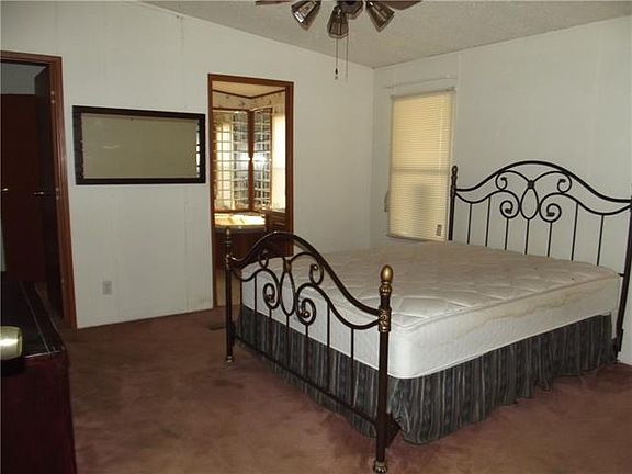 3rd image of 2943 Denwood Dr