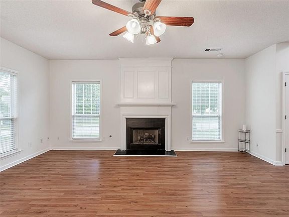 3rd image of 4238 Pentworth Ln NW