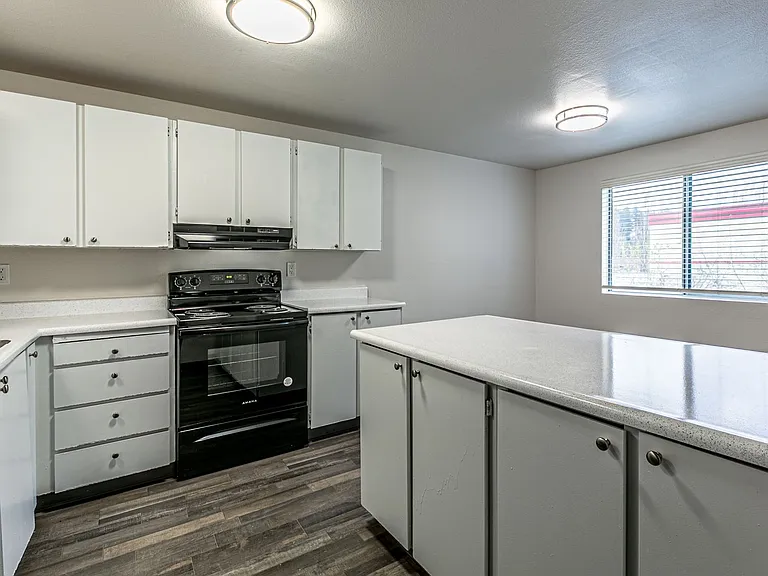 Valley Vista — Photo 33