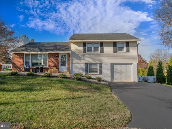611 Tennis Ave, Newtown Square, PA 19073