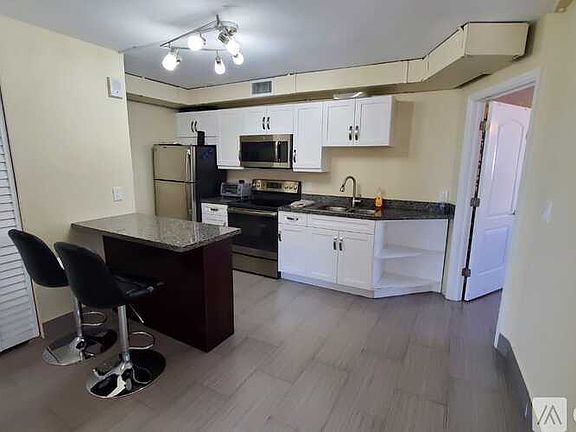 4th image of 3605 Indian Creek Dr APT 401