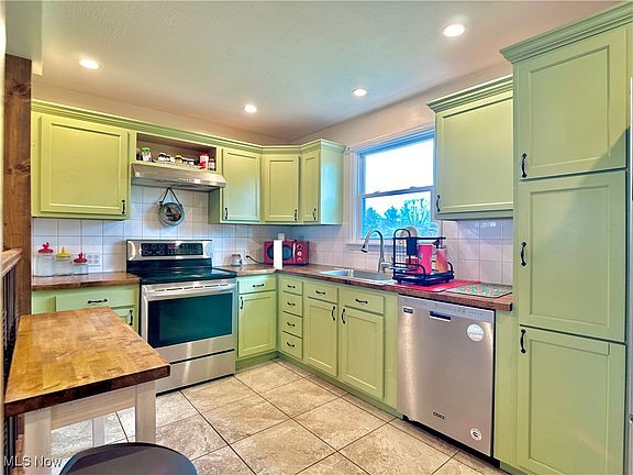 3rd image of 2865 Pioneer Cir
