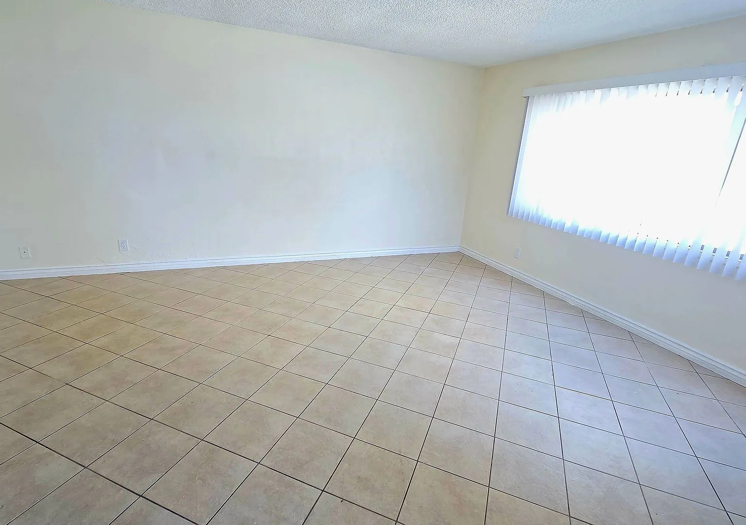 Flamingo Apartments 2 — Photo 4