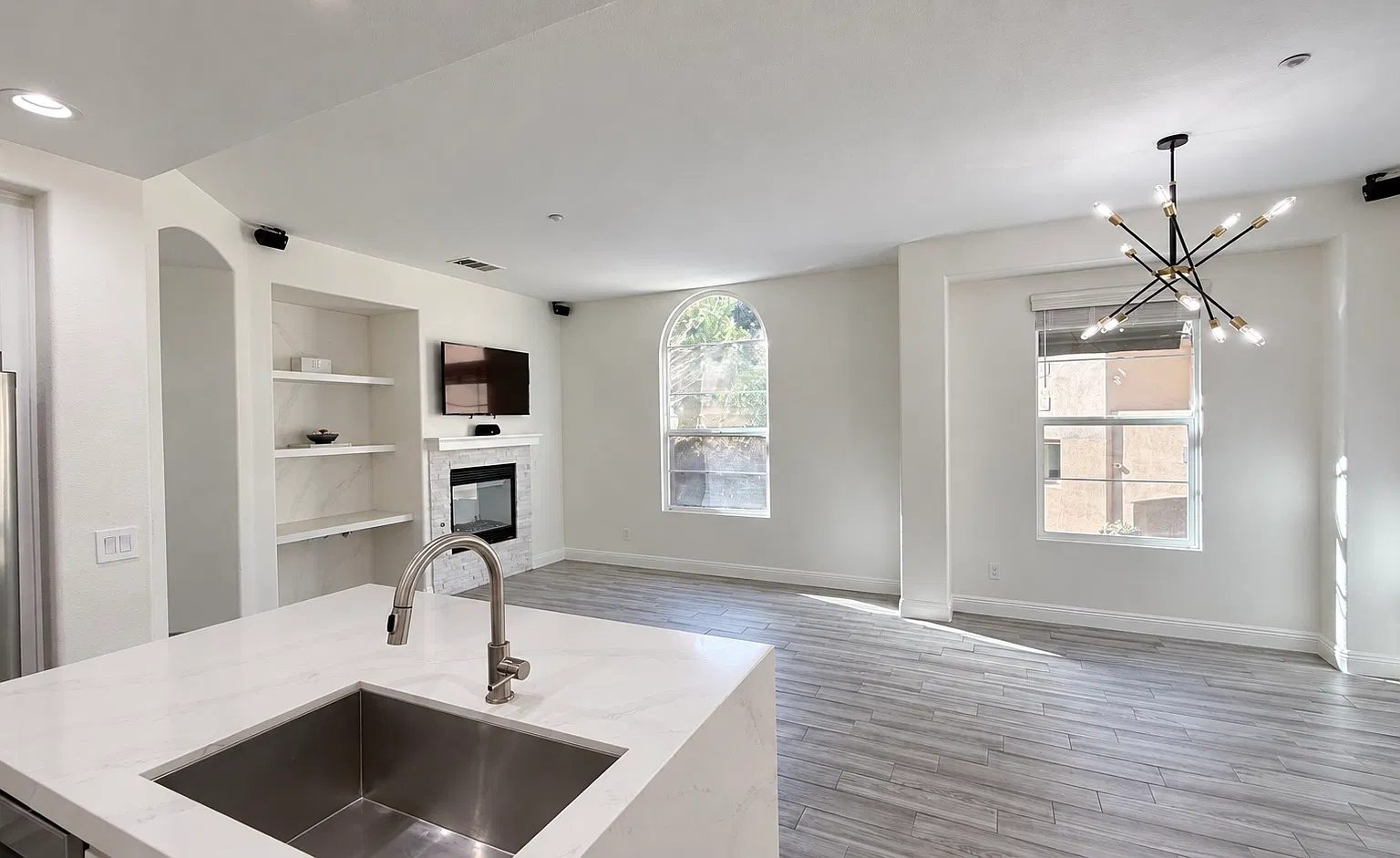 2788 Escala Cir — Photo 3