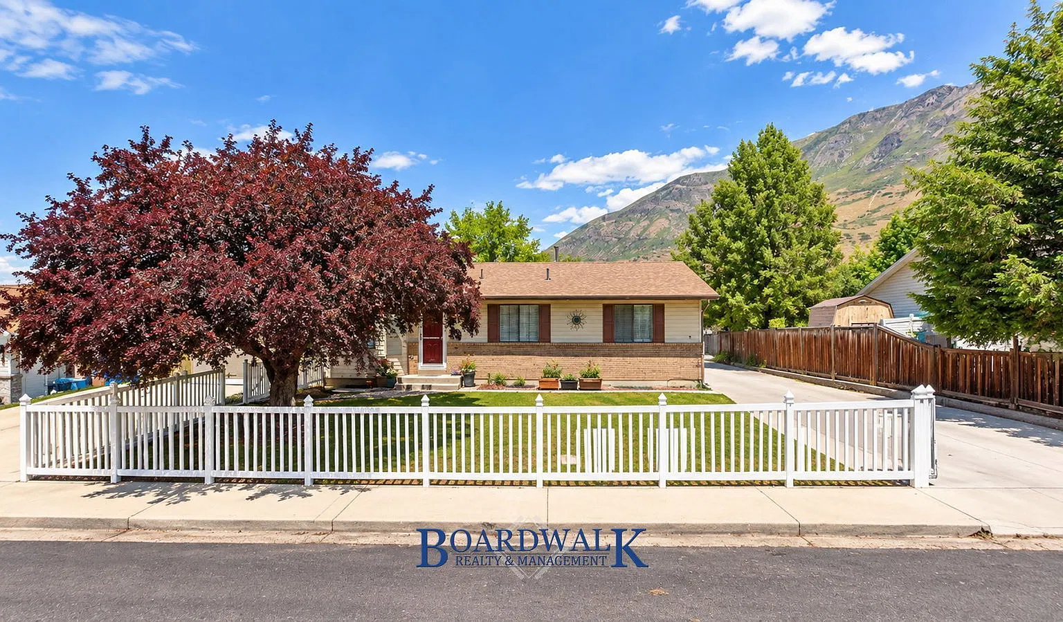 4 bed, 3.0 bath, 2491 sqft, $2,550 — Photo 3