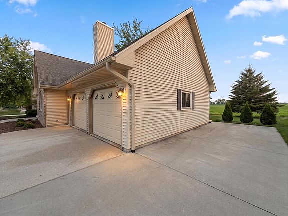 3rd image of 1525 Puritan ROAD