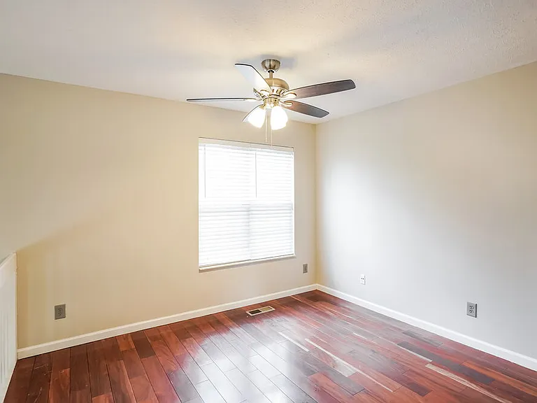 301 Hunters Chase Dr — Photo 18