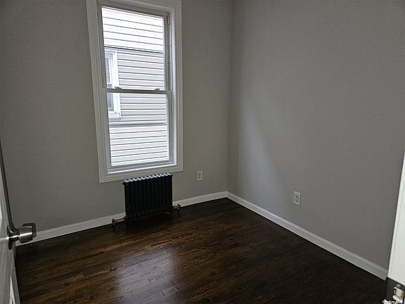 5th image of 909 Elton St Floor 1