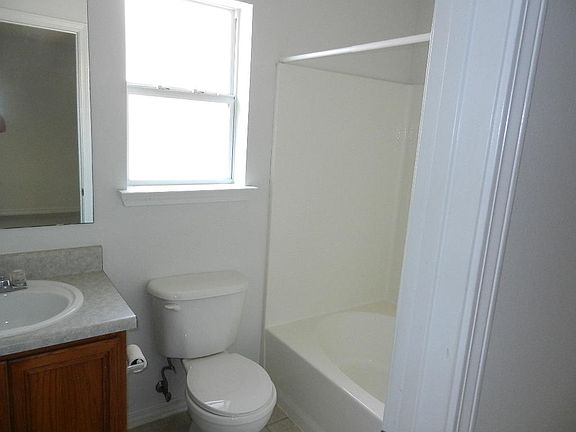 5th image of 1873 Vineyard St