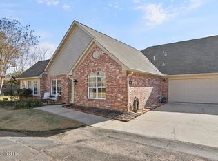 402 Charmant Pl, Ridgeland, MS 39157