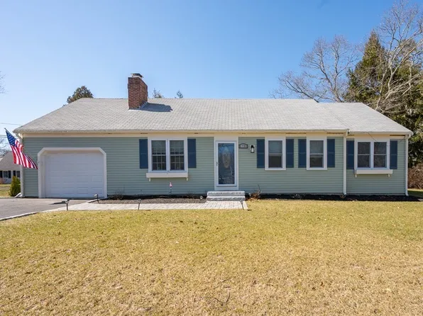 19 Huckins Neck Rd, Barnstable, MA 02630