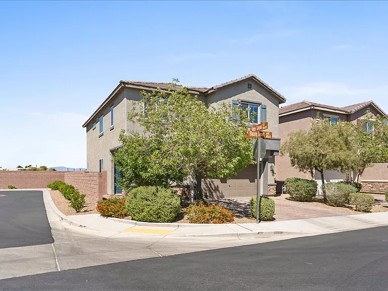 8524 Blazing Desert Ave — Photo 3