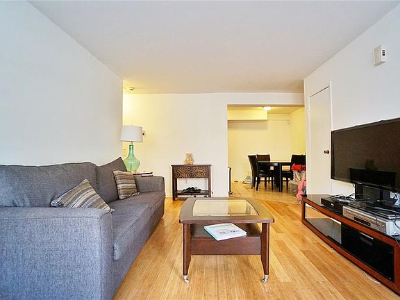 4th image of 27 Daffodil Ln #101