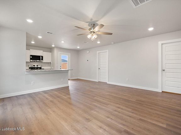 4th image of 14508 Paris Ave