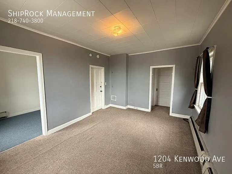 1204 Kenwood Ave — Photo 21