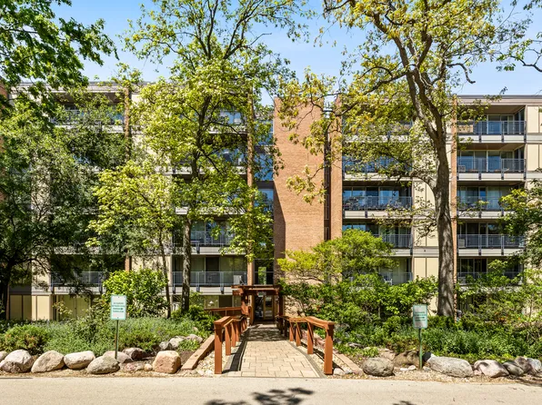 6010 Oakwood Dr APT 3H, Lisle, IL 60532